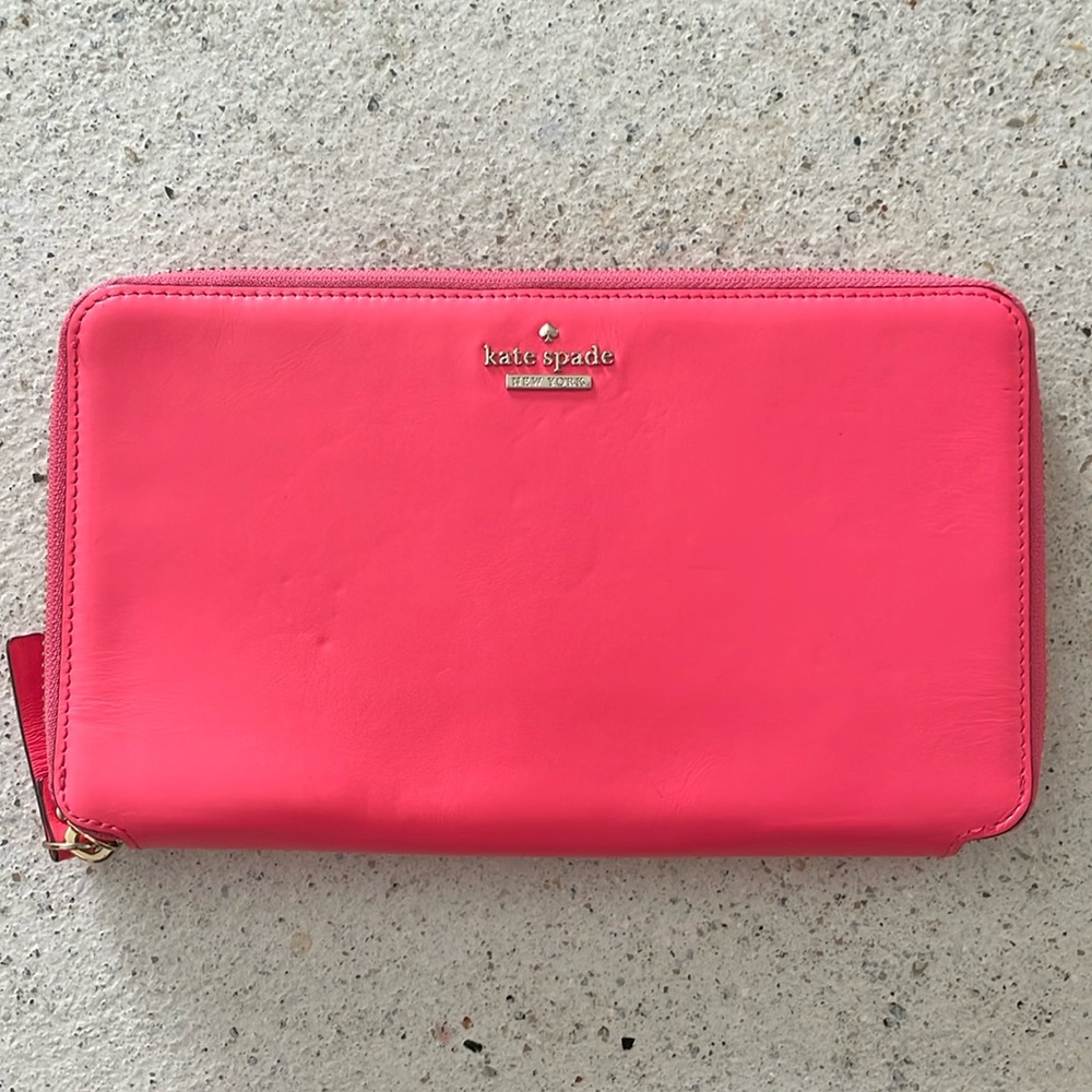 Kate Spade Cedar Street Maia Travel Wallet